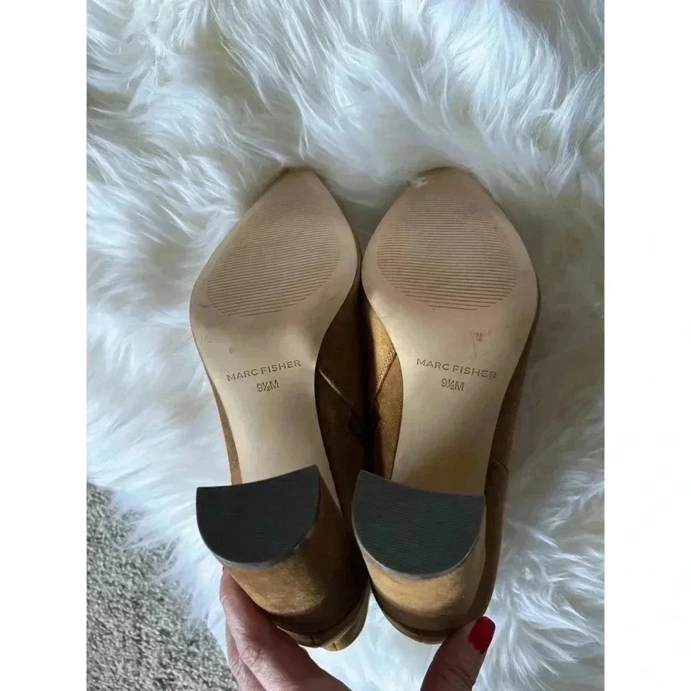 Marc Fisher Lezari Bootie - Picture 4 of 7
